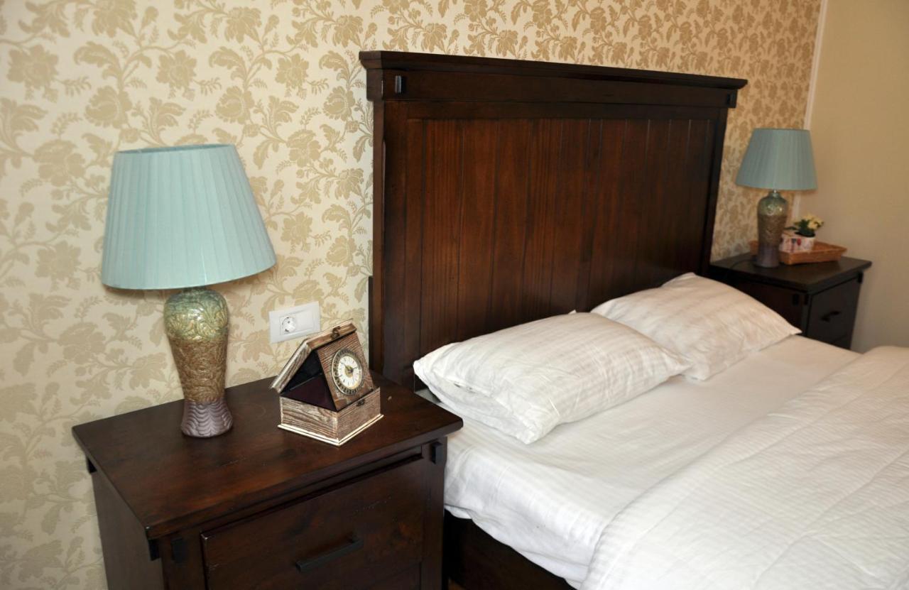Black Gate - 2 Bedroom In The Heart Of Old Town With Free Private Secured Parking Apartment *