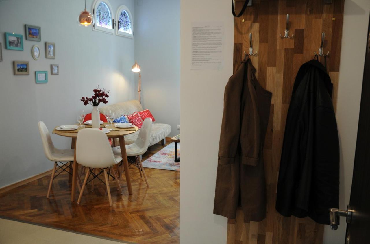 Black Gate - 2 Bedroom In The Heart Of Old Town With Free Private Secured Parking Apartment *
